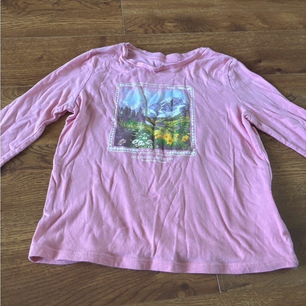 Old Navy Pink Long Sleeve Tee with Graphic Print in size M (8)